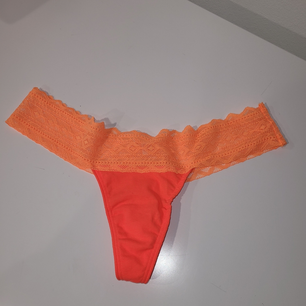 ⭐️Retired Sytle Vibrant Orange Lace Victorias Secret